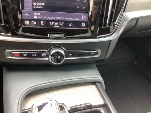 Used 2023 Volvo S90 B6 Ultimate image 30