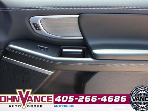 Used 2025 Ford Expedition Platinum AWD/4WD image 15
