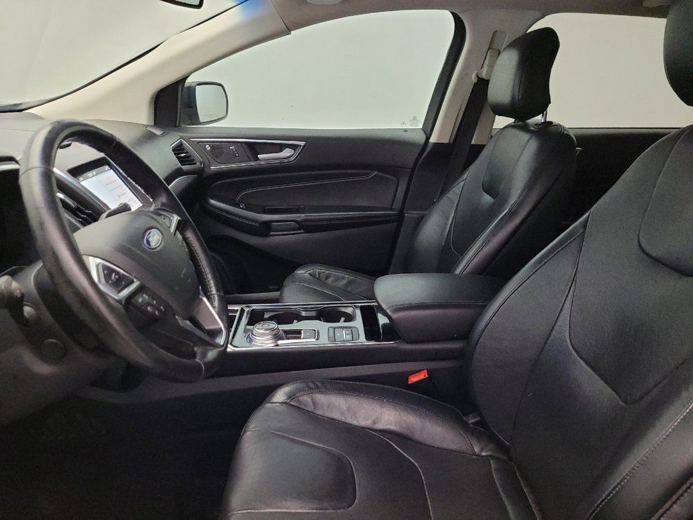 Used 2019 Ford Edge Titanium w/ Equipment Group 301A FWD image 17