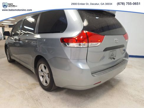 Used 2011 Toyota Sienna CE FWD image 24