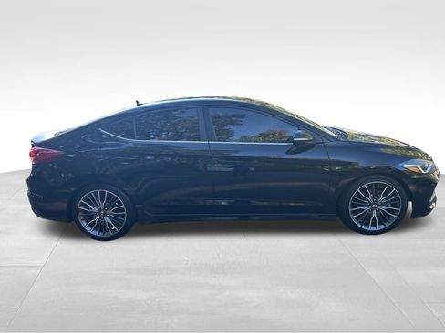 Used 2017 Hyundai Elantra Sport image 10