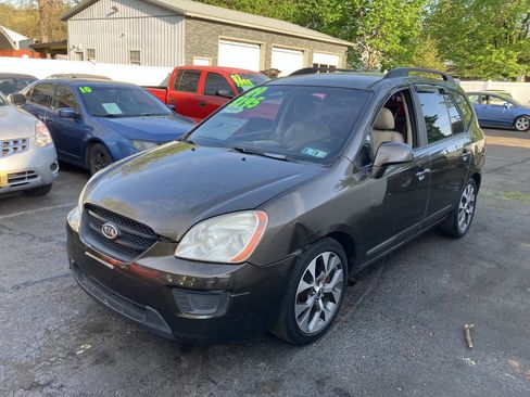 Used 2009 Kia Rondo LX image 2