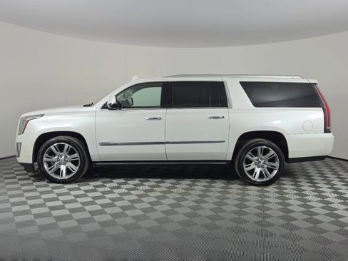 Used 2017 Cadillac Escalade ESV Premium Luxury AWD/4WD image 4