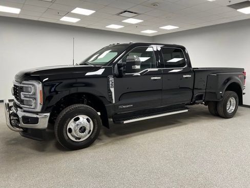 Used 2023 Ford F350 Lariat w/ Tow Technology Package AWD/4WD image 5