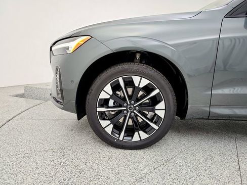 New 2026 Volvo XC60 B5 Ultra w/ Climate Package image 17
