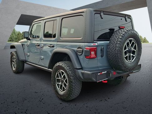Used 2025 Jeep Wrangler Unlimited Rubicon AWD/4WD image 4