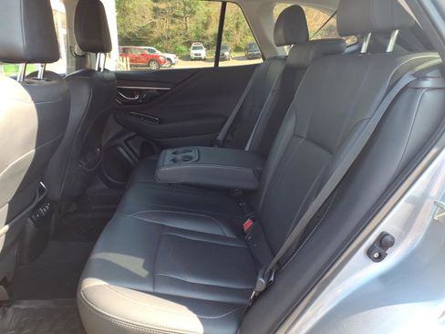 Used 2022 Subaru Outback Limited AWD/4WD image 9
