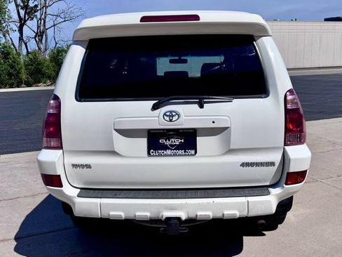 Used 2005 Toyota 4Runner SR5 AWD/4WD image 5
