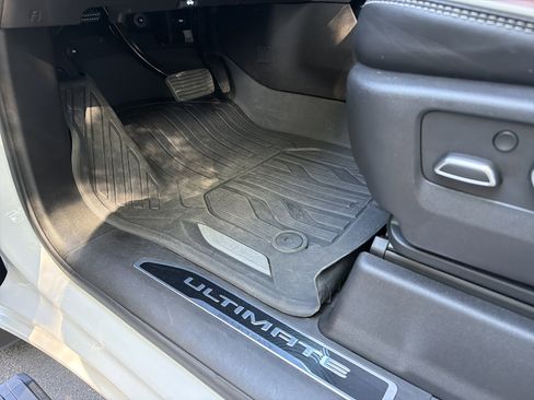 Used 2023 GMC Sierra 1500 Denali Ultimate AWD/4WD image 17