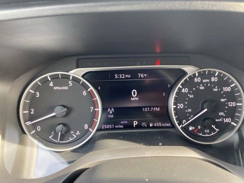 Used 2025 Nissan Rogue SV image 18