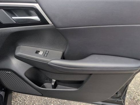 Used 2025 Mitsubishi Outlander SE FWD image 34