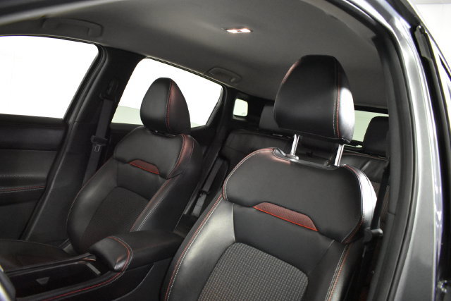 Certified 2025 Nissan Kicks SR AWD/4WD image 10