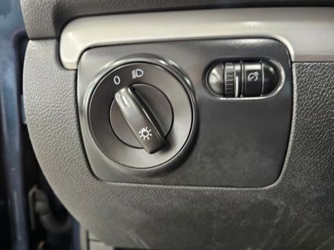 Used 2011 Volkswagen Golf 4dr HB Auto image 12