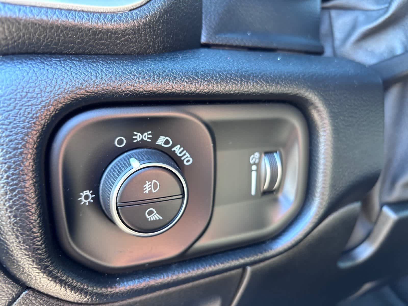 Used 2020 RAM 1500 Lone Star AWD/4WD image 16