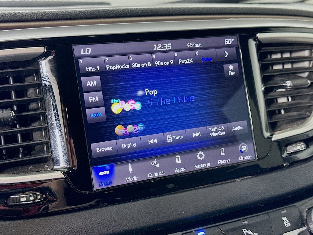 Used 2018 Chrysler Pacifica Touring-L w/ Premium Audio Group FWD image 31
