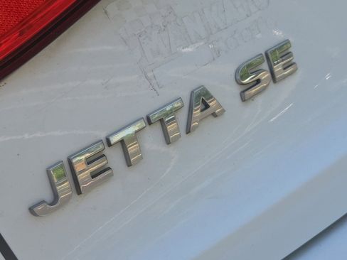 Used 2015 Volkswagen Jetta SE FWD image 12
