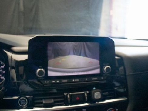 Used 2023 Nissan Pathfinder SV w/ SV Premium Package image 37