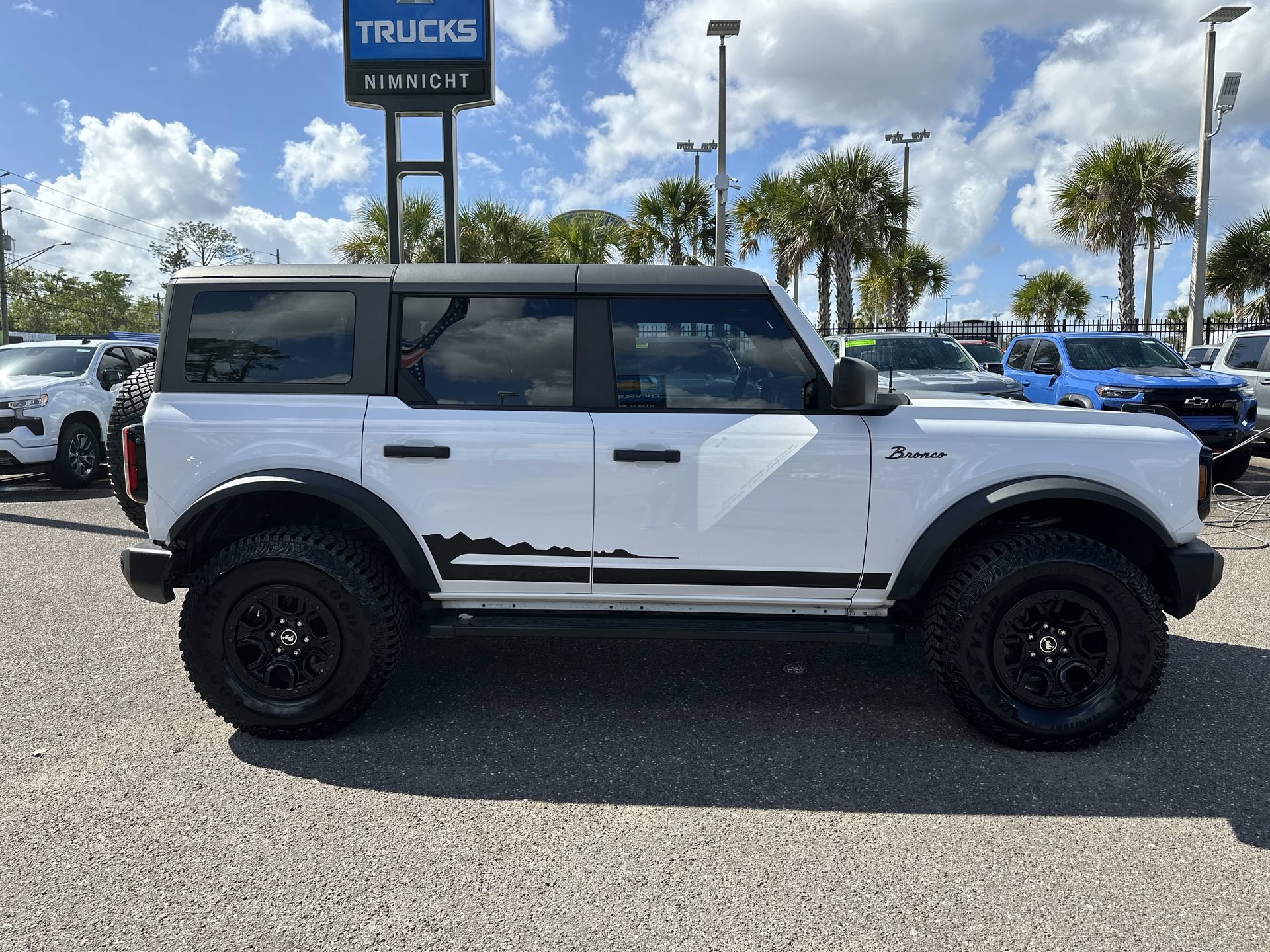 Used 2022 Ford Bronco Wildtrak AWD/4WD image 17
