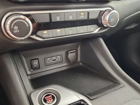 Used 2024 Nissan Sentra SV FWD image 16