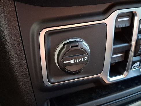 New 2026 Jeep Wrangler Unlimited Sahara AWD/4WD image 15