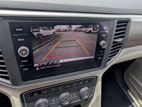 Used 2021 Volkswagen Atlas SE w/ Panoramic Sunroof Package FWD image 24