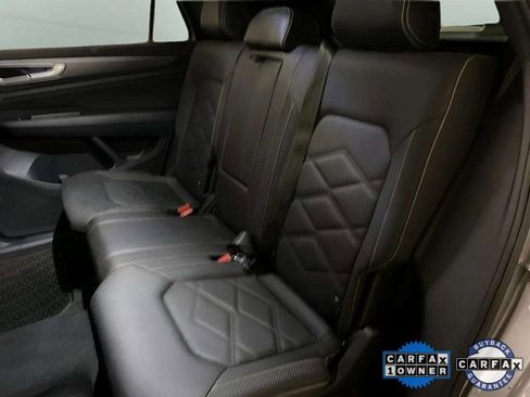 Used 2025 Volkswagen Atlas Cross Sport SE w/ Black Wheel Package image 69