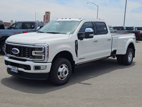 New 2026 Ford F350 Platinum w/ Platinum Plus Package AWD/4WD image 3