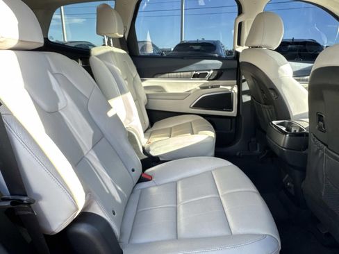 Used 2023 Kia Telluride SX image 12