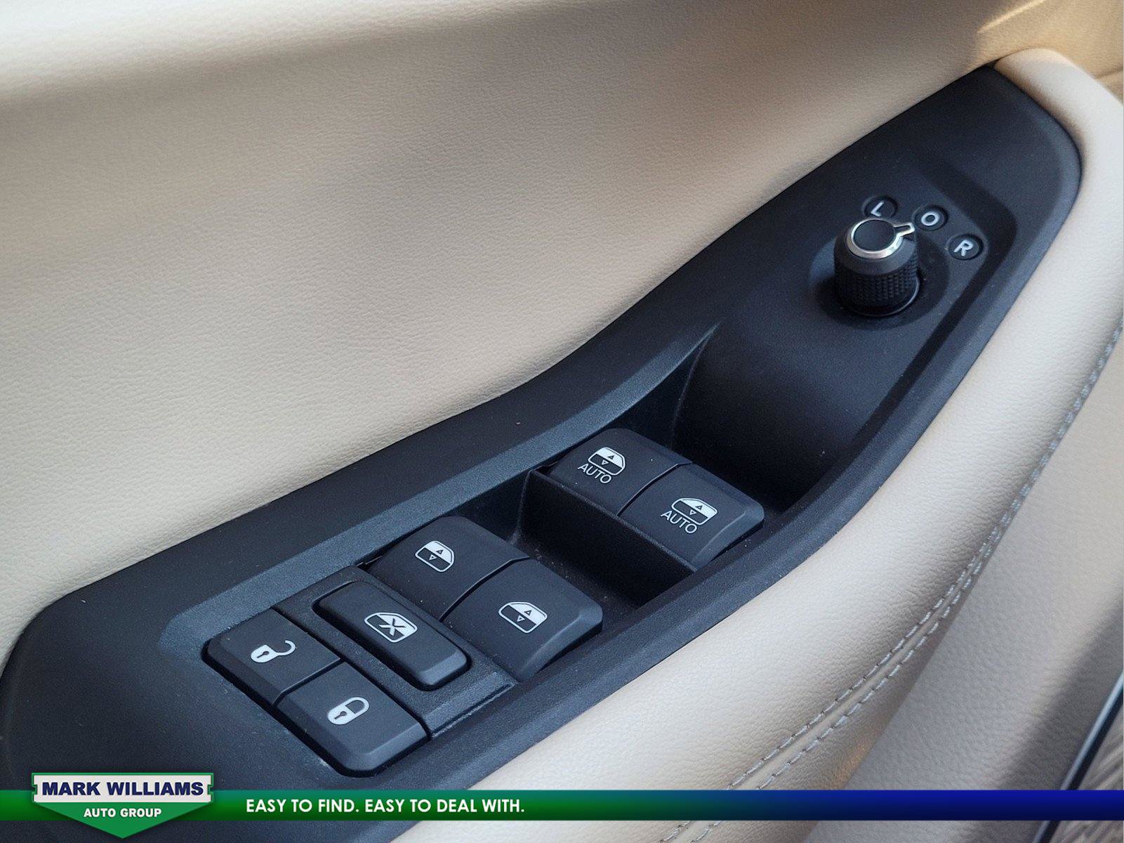 Used 2021 Jeep Grand Cherokee L Limited AWD/4WD image 23