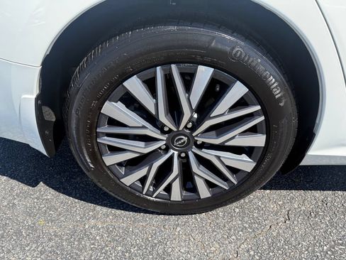 Used 2023 Nissan Altima 2.5 SV w/ SV Premium Package FWD image 38