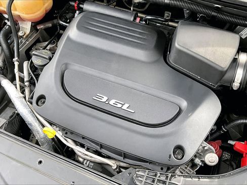 Used 2017 Chrysler Pacifica Touring-L image 29