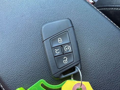 Used 2023 Volkswagen Jetta SE FWD image 25