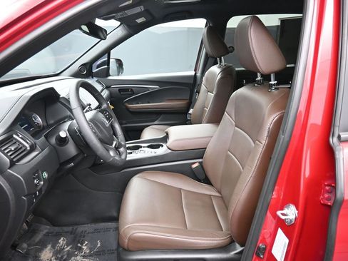 Certified 2024 Honda Passport EX-L image 19