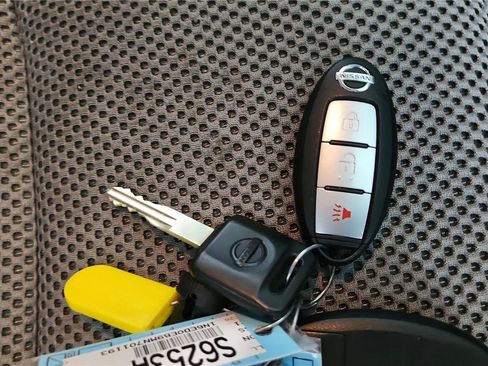 Used 2021 Nissan Frontier SV w/ SV Utility Package image 27