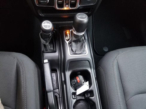 Certified 2022 Jeep Wrangler Unlimited Sport image 24