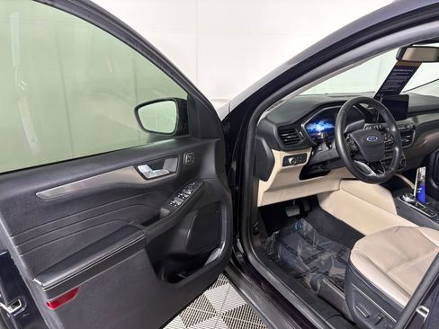 Certified 2021 Ford Escape Titanium image 13