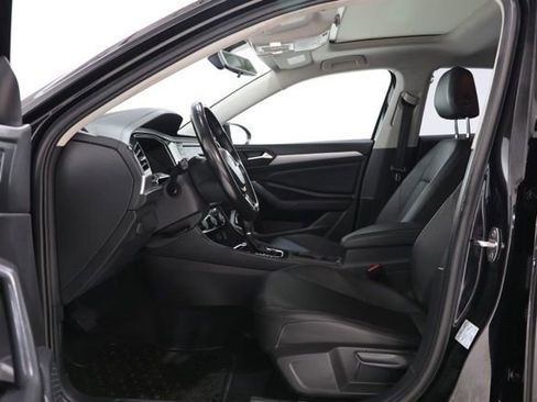 Used 2019 Volkswagen Jetta SE FWD image 17