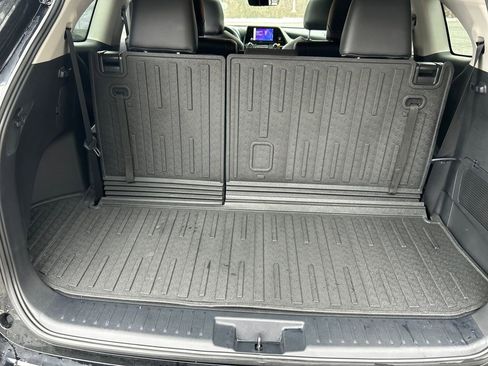 Used 2024 Toyota Highlander XLE image 27