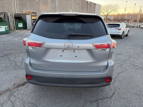 Used 2015 Toyota Highlander XLE image 6