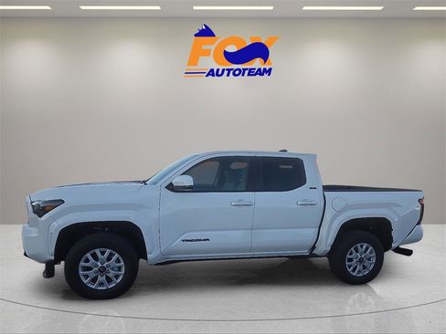 New 2026 Toyota Tacoma SR5 image 2