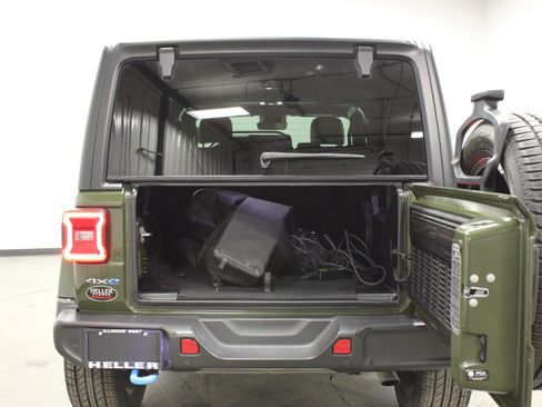 Used 2022 Jeep Wrangler Unlimited Sahara w/ Safety Group image 14