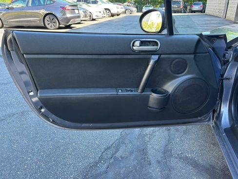 Used 2007 MAZDA MX-5 Miata Touring w/ Suspension Pkg RWD image 13