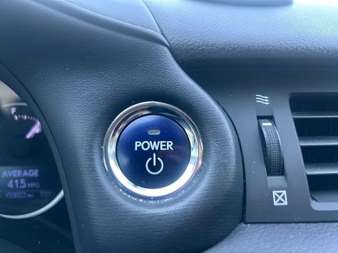 Used 2015 Lexus CT 200h FWD image 25