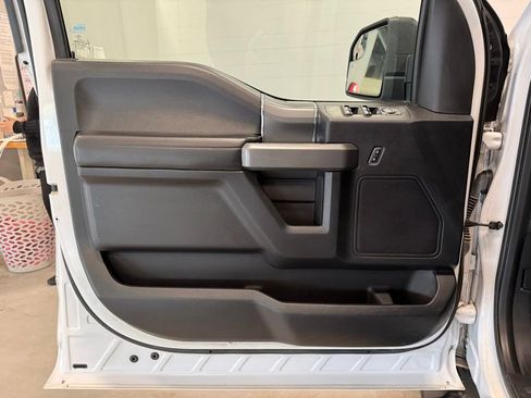 Used 2017 Ford F150 XLT w/ Equipment Group 302A Luxury AWD/4WD image 18