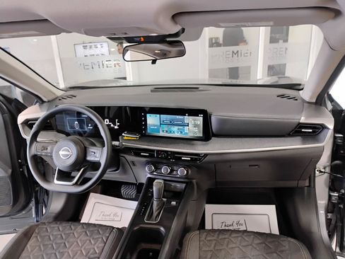Used 2025 Nissan Kicks SV w/ SV Premium Package FWD image 73