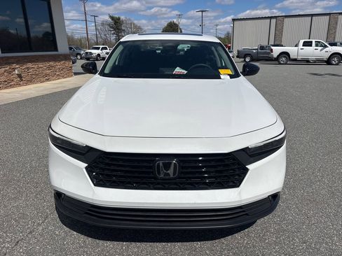 Used 2025 Honda Accord SE image 10