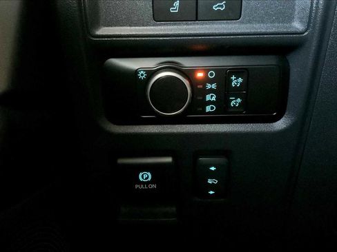 Used 2024 Ford Expedition Max XLT image 31