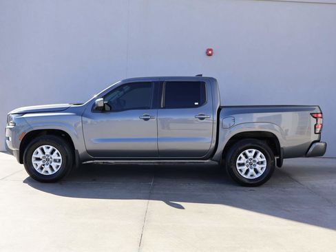 Used 2023 Nissan Frontier SV w/ SV Convenience Package image 2