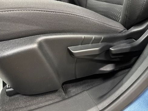 Used 2025 Chevrolet Equinox LT FWD image 28