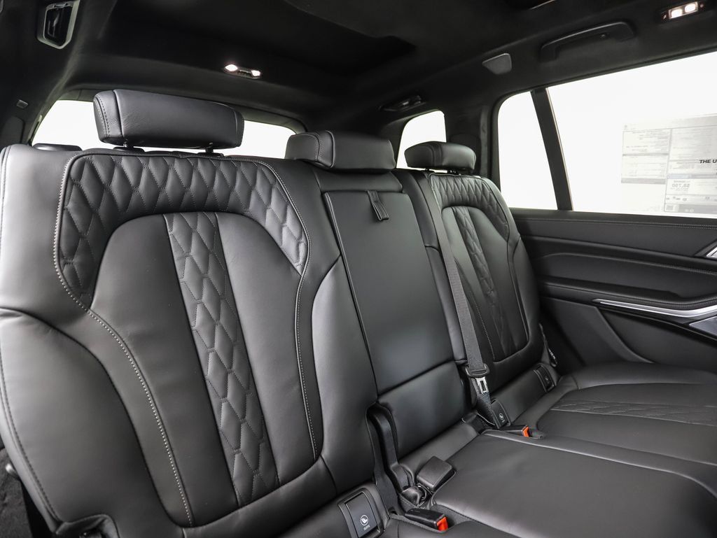 Used 2026 BMW X7 M60i AWD/4WD image 34